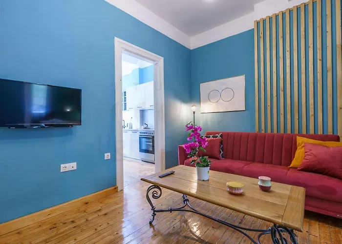 Luxury Art Deco 1-bed In Saloniki