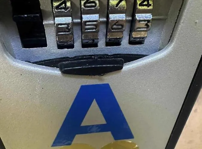 Апартаменты Luxury Art Deco 1-bed In *